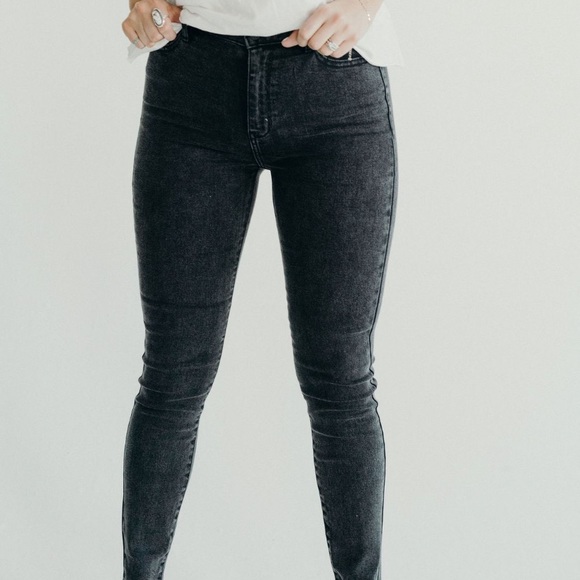 CJLA Miller Jeans - Picture 3 of 5